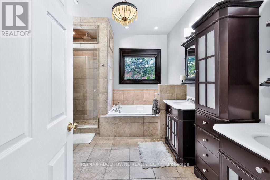 324 Oakridge Court, Oakville, Ontario  L6H 5T9 - Photo 26 - W13676218