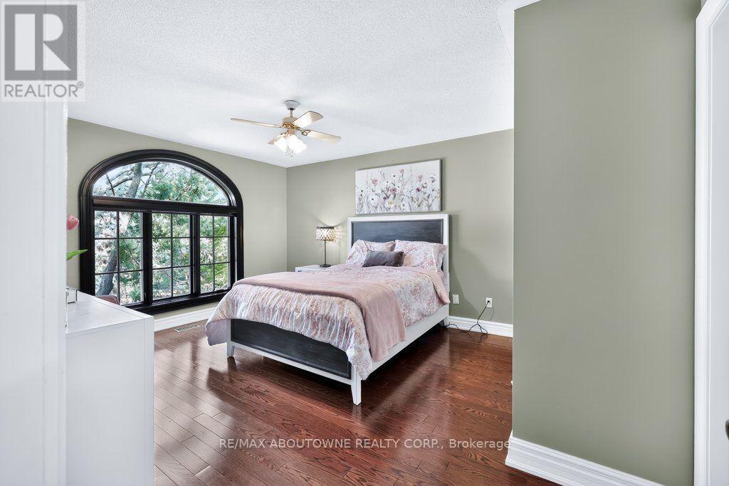 324 Oakridge Court, Oakville, Ontario  L6H 5T9 - Photo 29 - W13676218