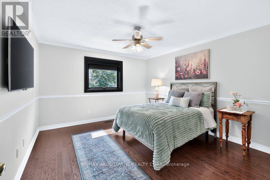 324 Oakridge Court, Oakville, Ontario  L6H 5T9 - Photo 32 - W13676218