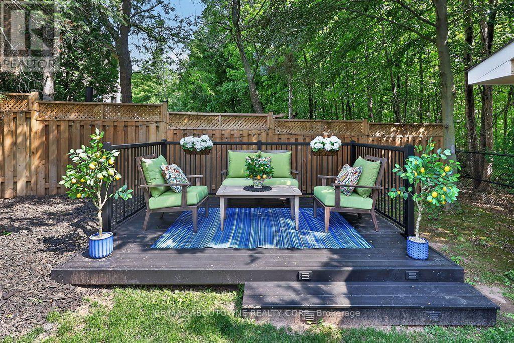 324 Oakridge Court, Oakville, Ontario  L6H 5T9 - Photo 47 - W13676218