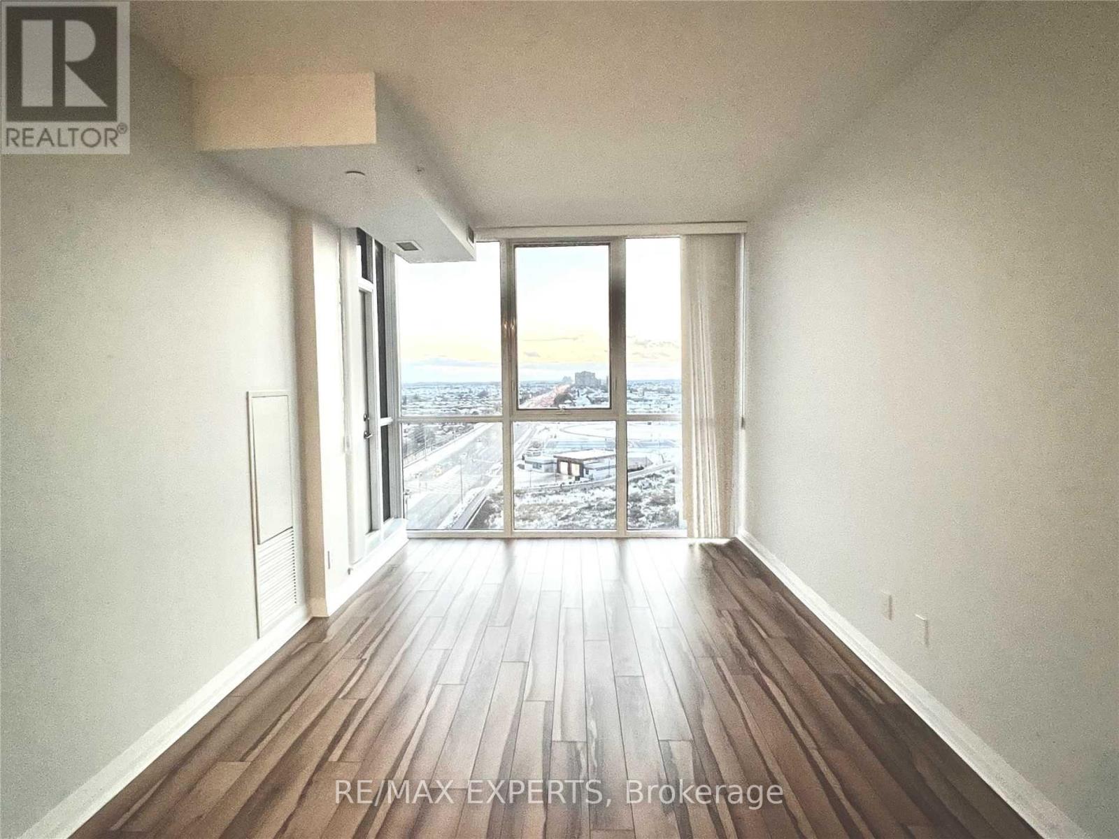 1005 - 75 Eglinton Avenue W, Mississauga, Ontario  L5R 0E5 - Photo 6 - W13676222