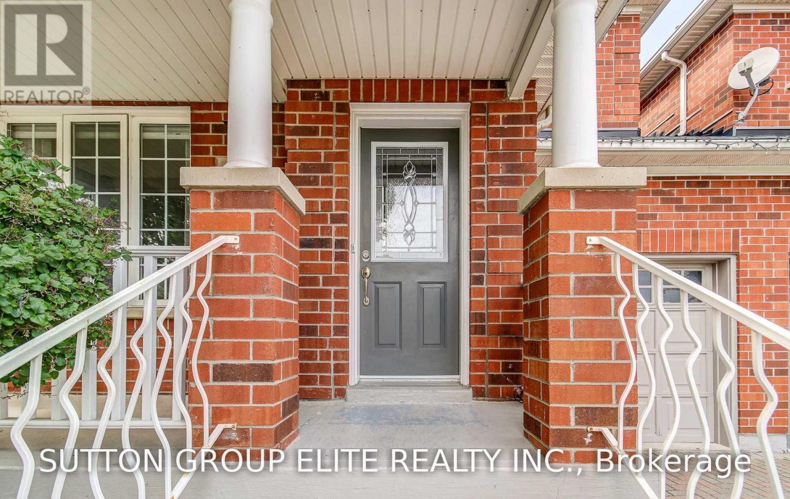 2485 Bankside Drive, Mississauga, Ontario  L5M 6E4 - Photo 2 - W13676262