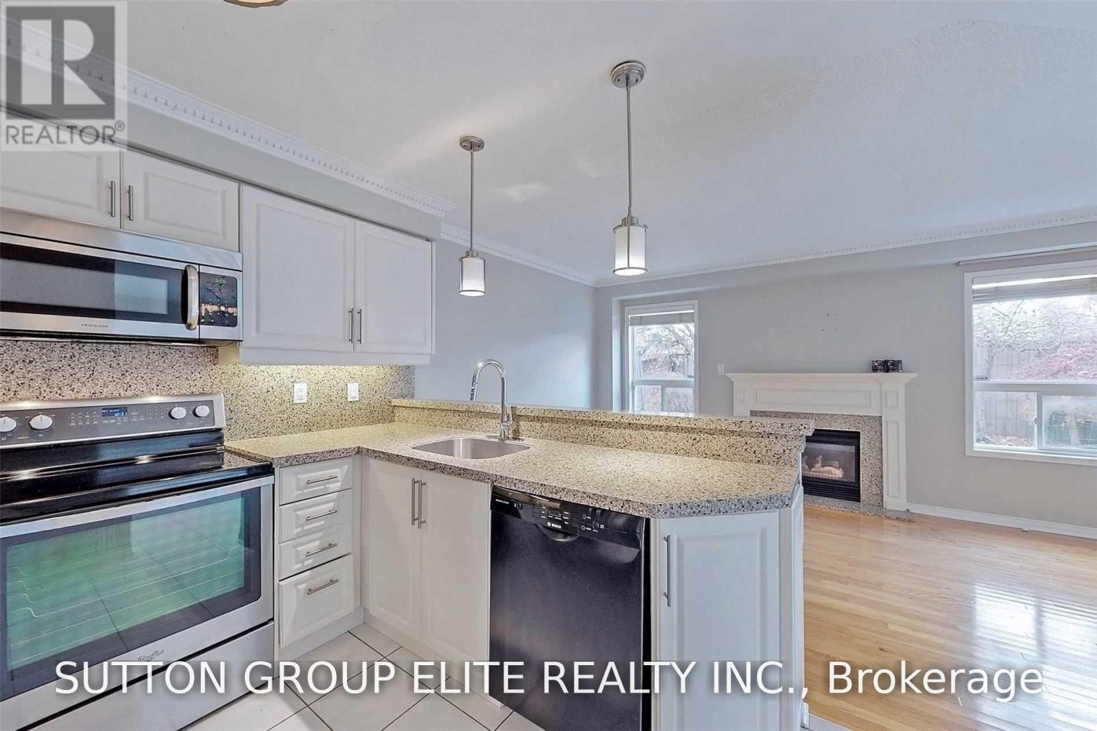 2485 Bankside Drive, Mississauga, Ontario  L5M 6E4 - Photo 5 - W13676262