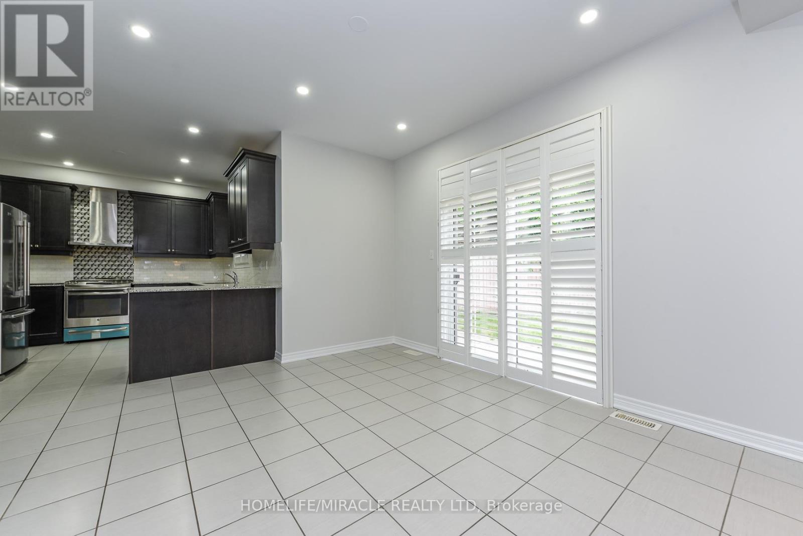 10 Danfield Court, Brampton, Ontario  L6Y 2X9 - Photo 10 - W13472360
