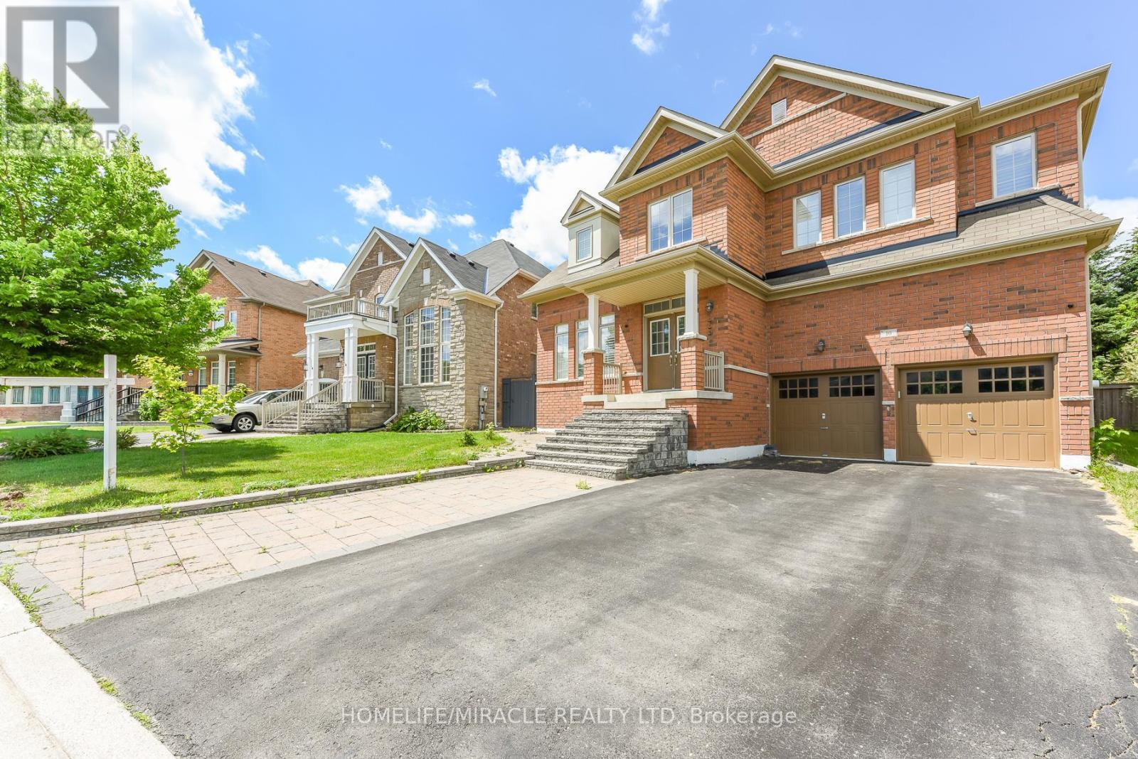 10 DANFIELD COURT, Brampton, Ontario