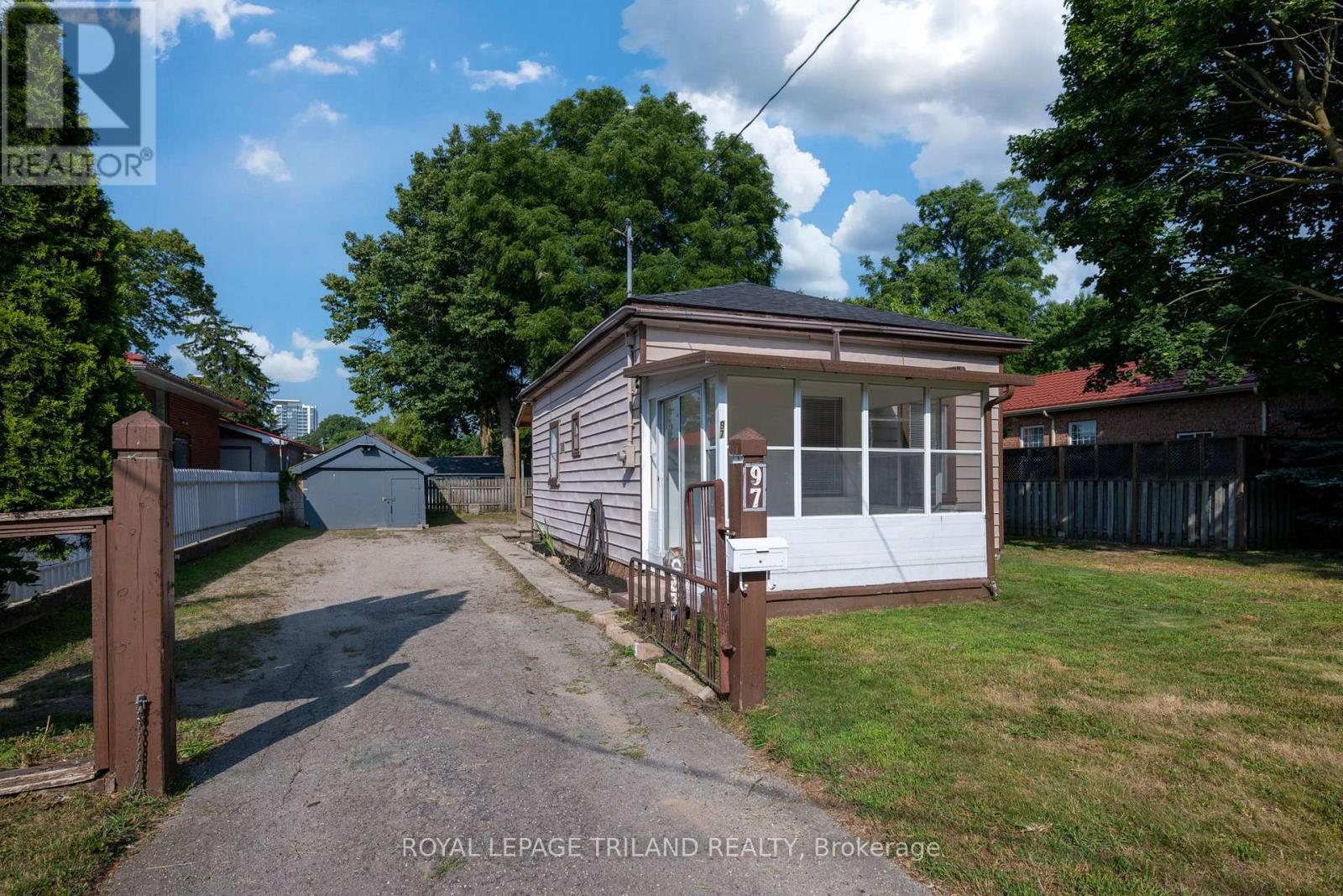 97 William Street, London East, Ontario  N6B 3B2 - Photo 3 - X13600154