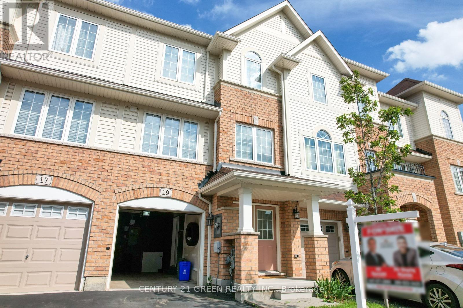 19 England Terrace, Hamilton, Ontario  L8J 2V7 - Photo 2 - X13676072