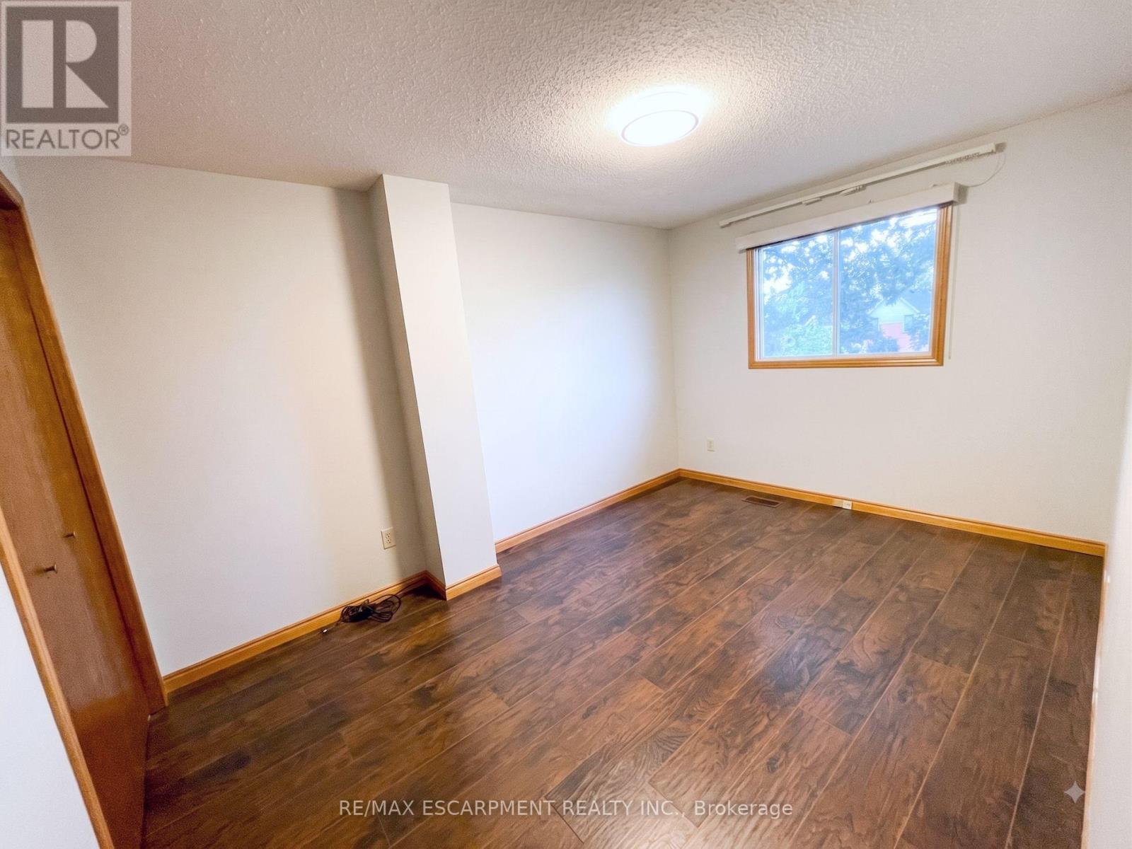 29 East 23rd Street, Hamilton, Ontario  L8V 2W5 - Photo 11 - X13676206