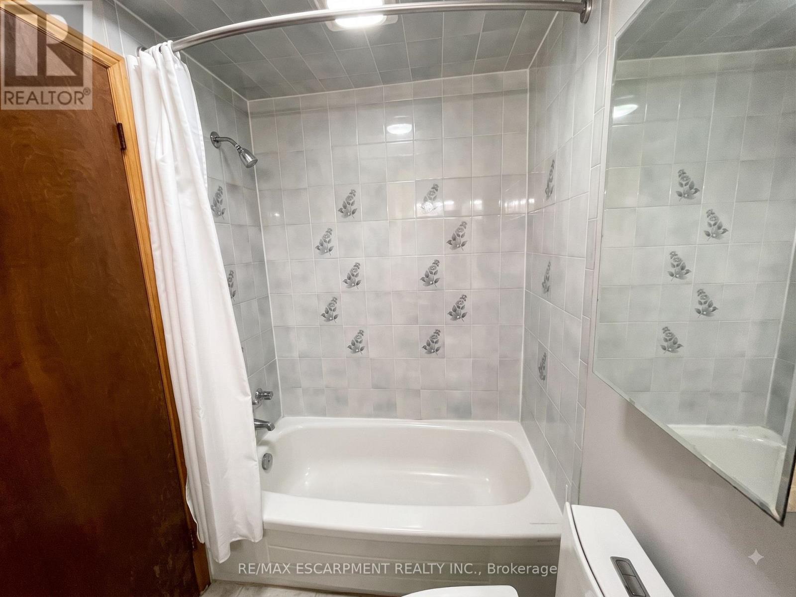 29 East 23rd Street, Hamilton, Ontario  L8V 2W5 - Photo 13 - X13676206