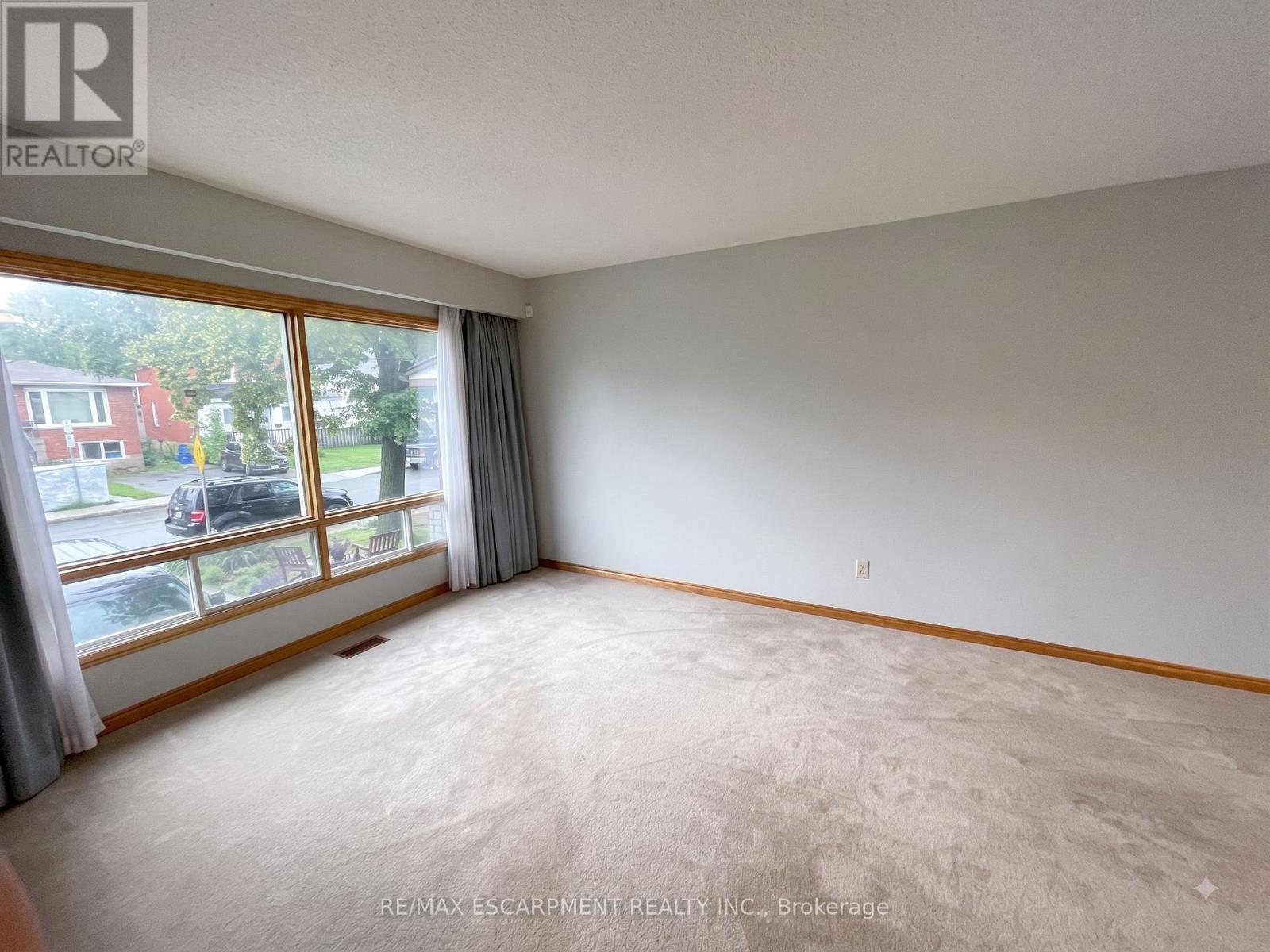 29 East 23rd Street, Hamilton, Ontario  L8V 2W5 - Photo 4 - X13676206