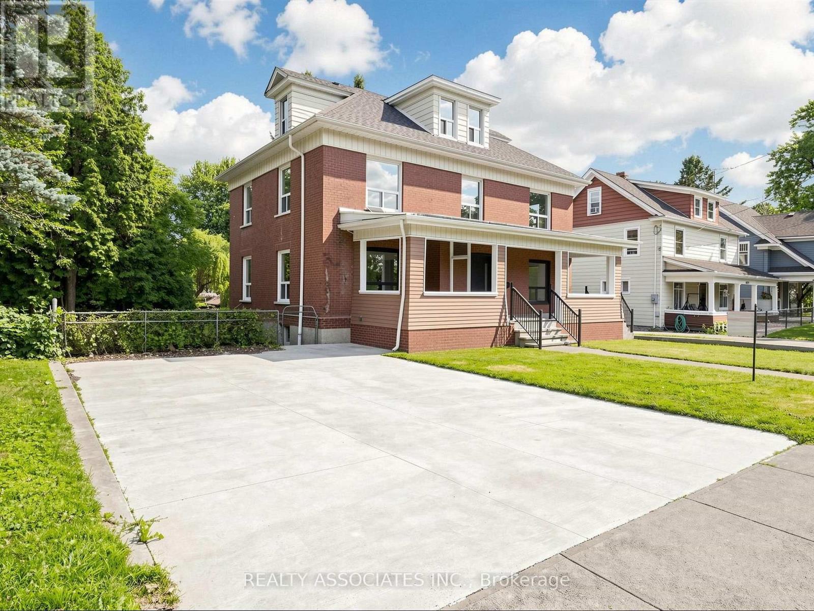 6058 Culp Street, Niagara Falls, Ontario  L2G 2B7 - Photo 2 - X13676294