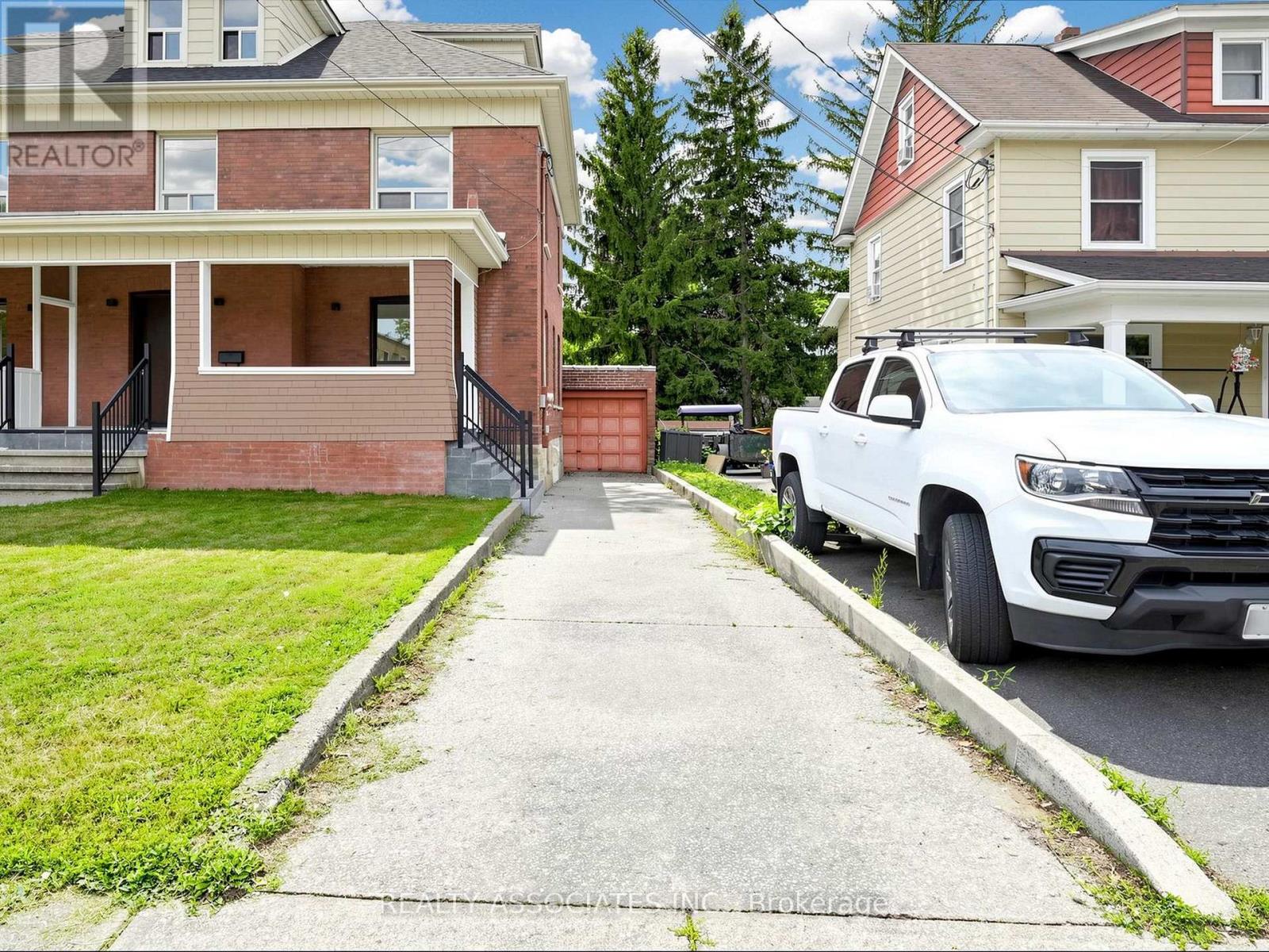 6058 Culp Street, Niagara Falls, Ontario  L2G 2B7 - Photo 3 - X13676294