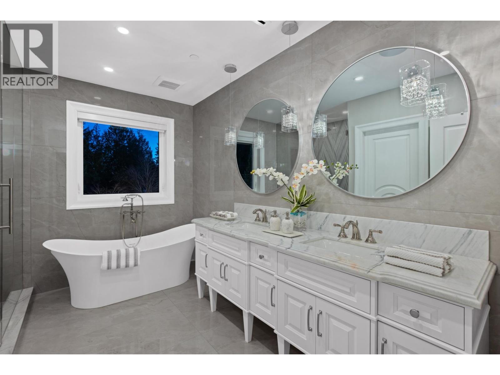 5417 Greentree Road, West Vancouver, British Columbia  V7W 1N3 - Photo 16 - R3154296
