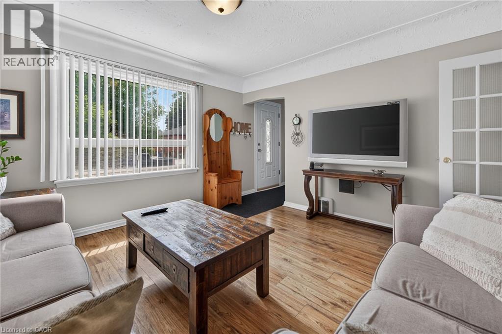 206 East 13th Street, Hamilton, Ontario  L9A 3Z7 - Photo 8 - 40849045