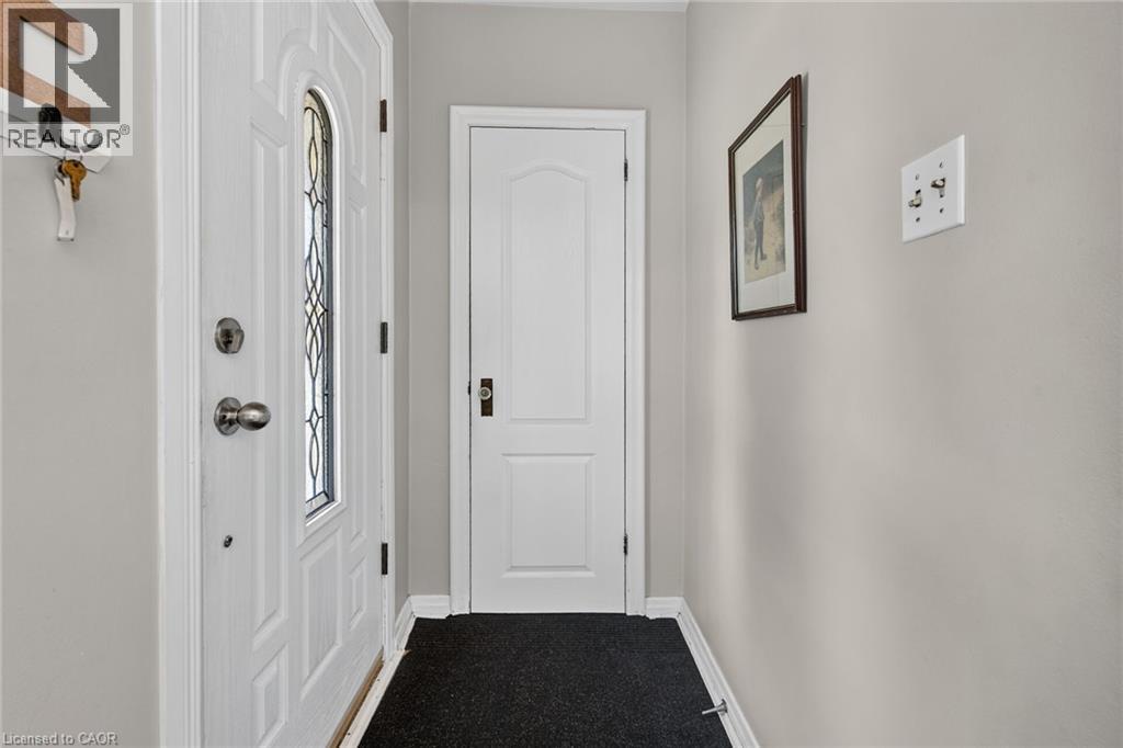 206 East 13th Street, Hamilton, Ontario  L9A 3Z7 - Photo 4 - 40849045
