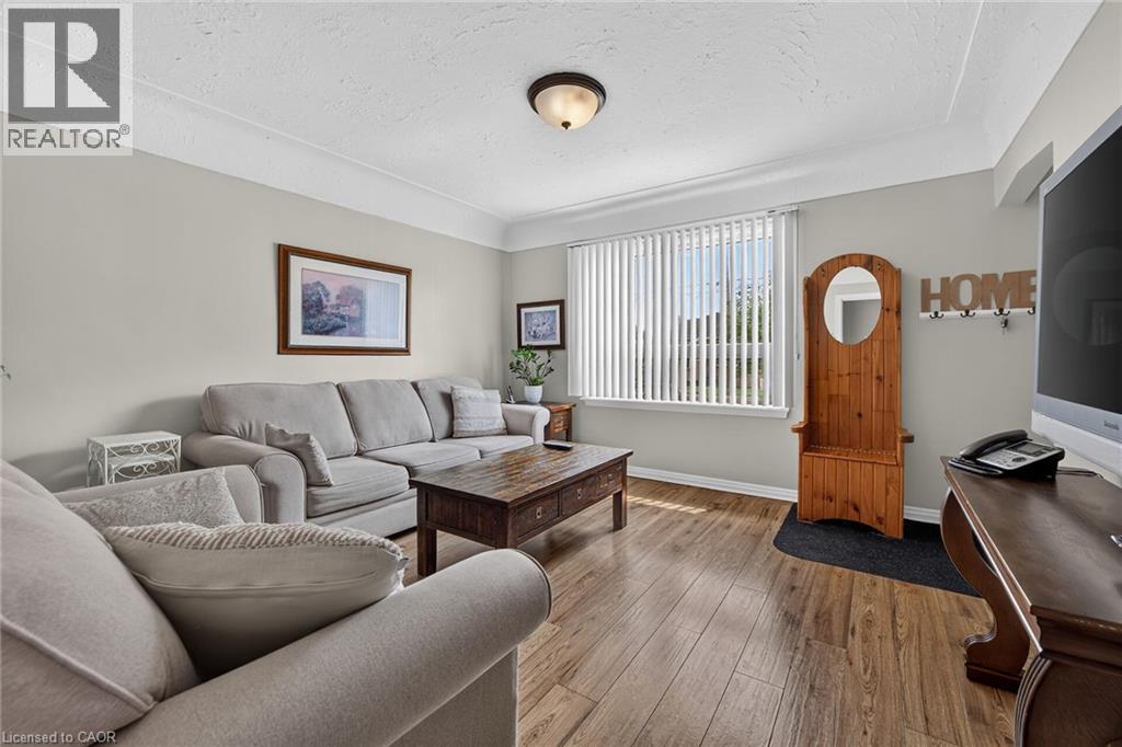 206 East 13th Street, Hamilton, Ontario  L9A 3Z7 - Photo 7 - 40849045
