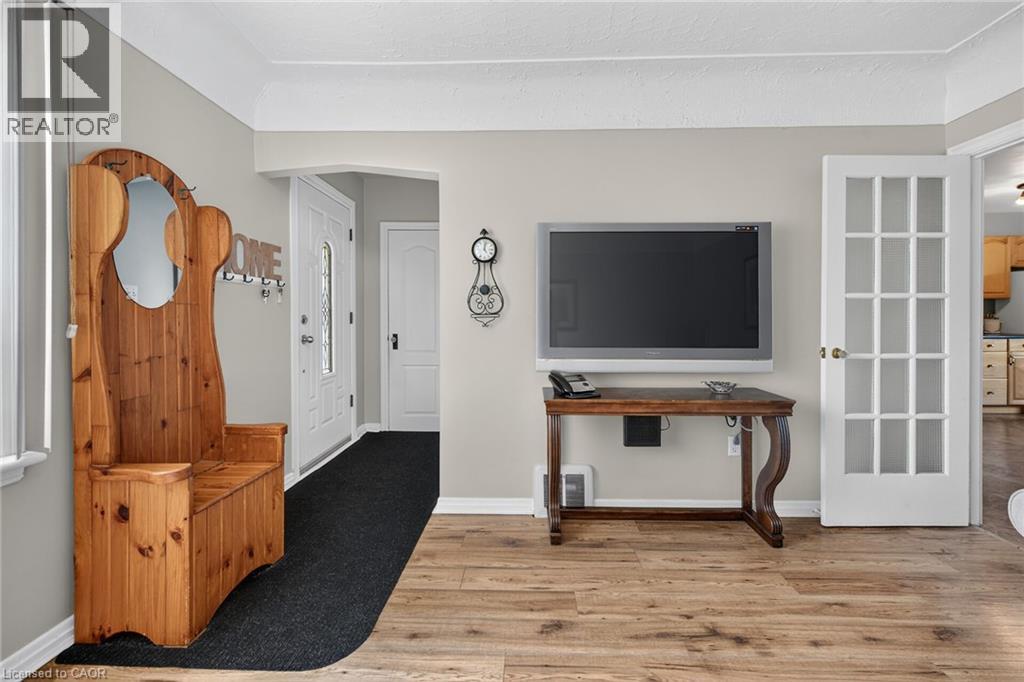 206 East 13th Street, Hamilton, Ontario  L9A 3Z7 - Photo 9 - 40849045