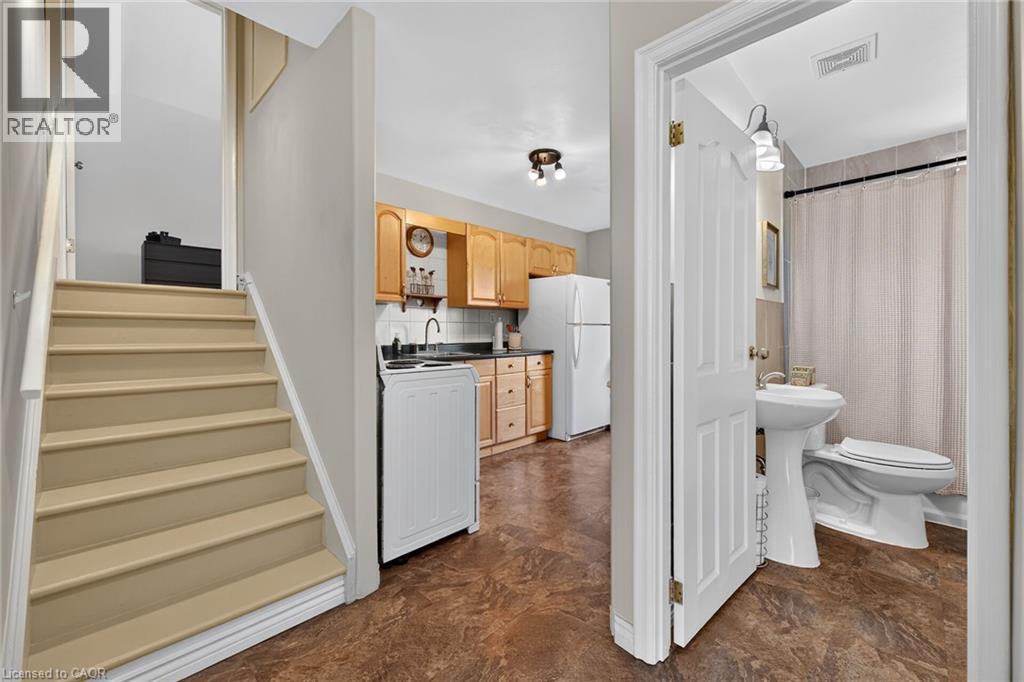 206 East 13th Street, Hamilton, Ontario  L9A 3Z7 - Photo 10 - 40849045