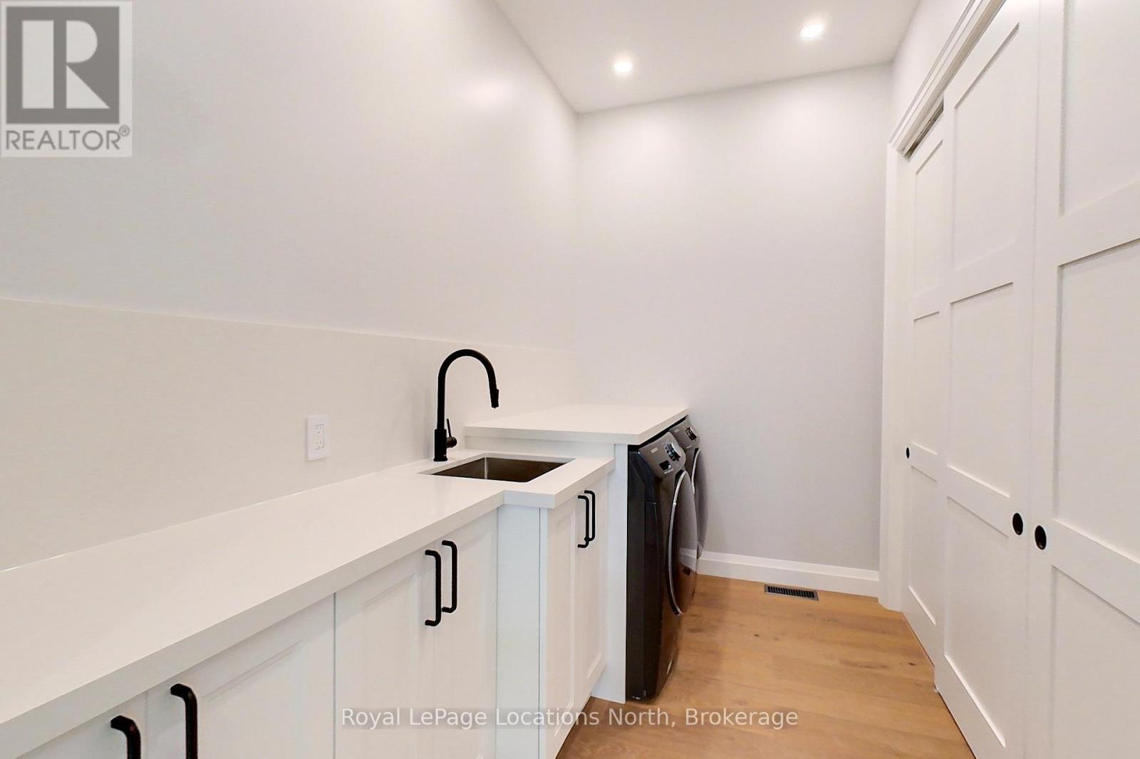 245 Jane Street, Clearview, Ontario  L0M 1S0 - Photo 29 - S13532262