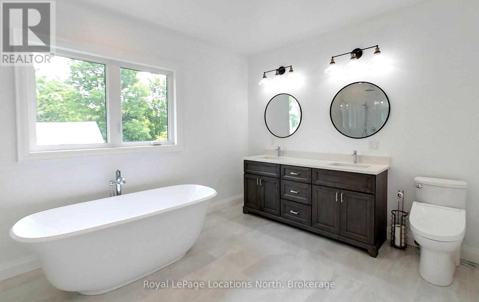 245 Jane Street, Clearview, Ontario  L0M 1S0 - Photo 35 - S13532262