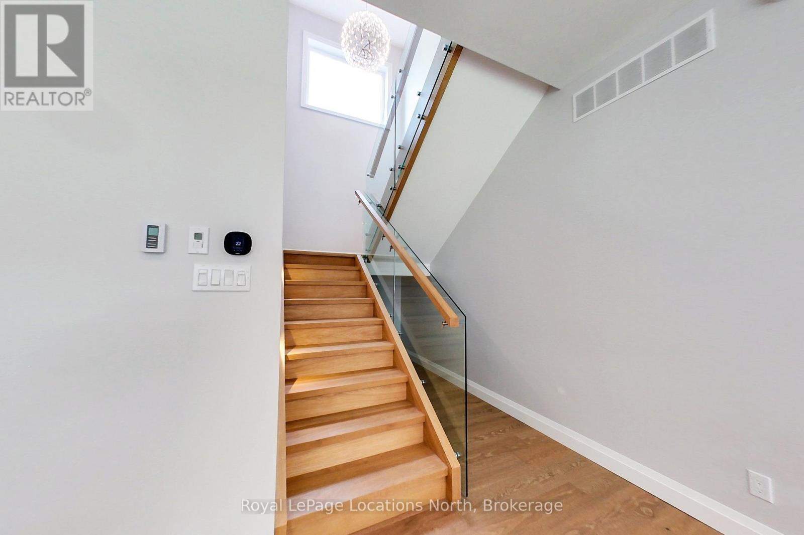 245 Jane Street, Clearview, Ontario  L0M 1S0 - Photo 32 - S13532262