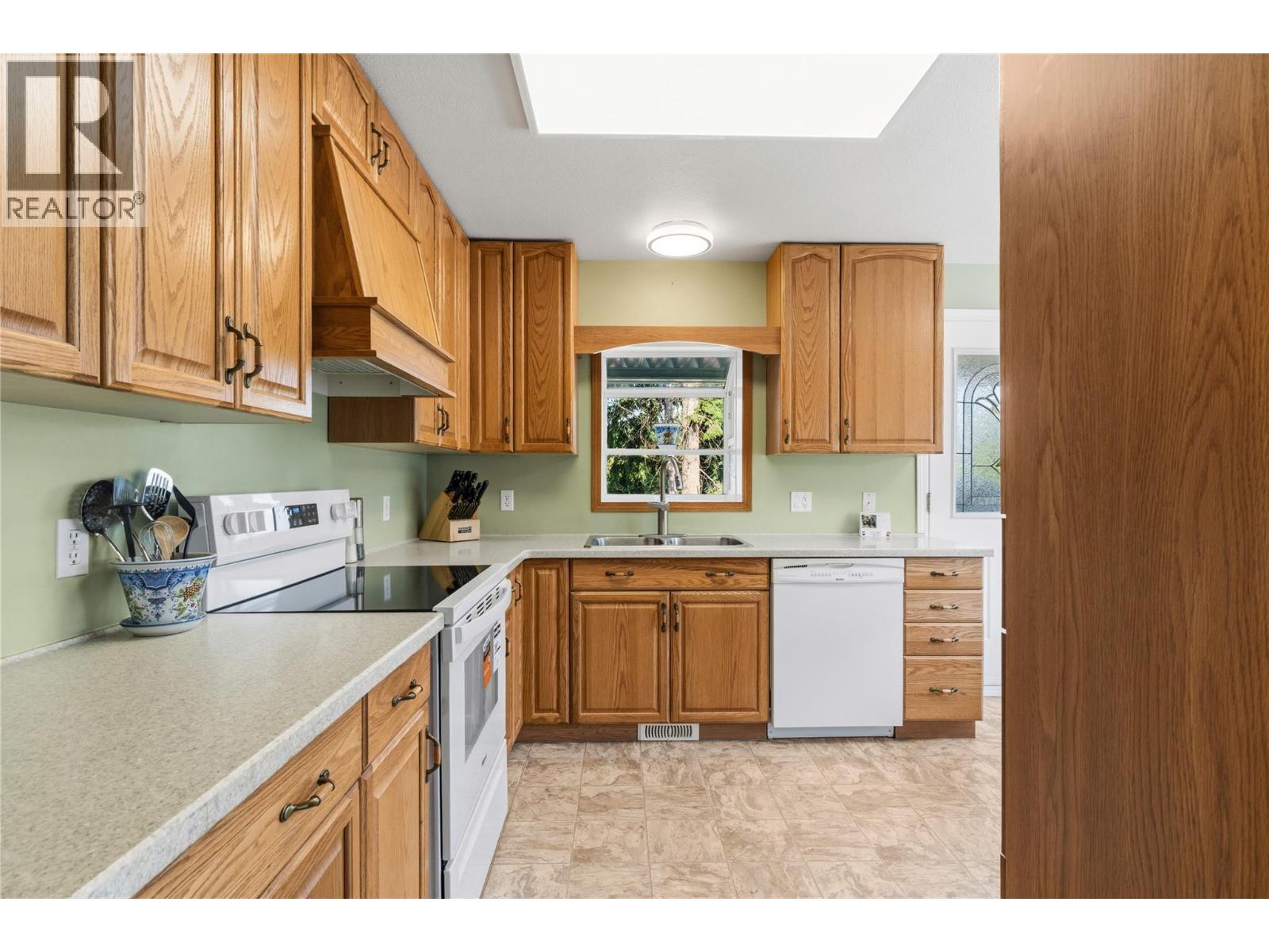 2344 Pleasant Dale Road, Blind Bay, British Columbia  V0E 1H2 - Photo 11 - 10393825