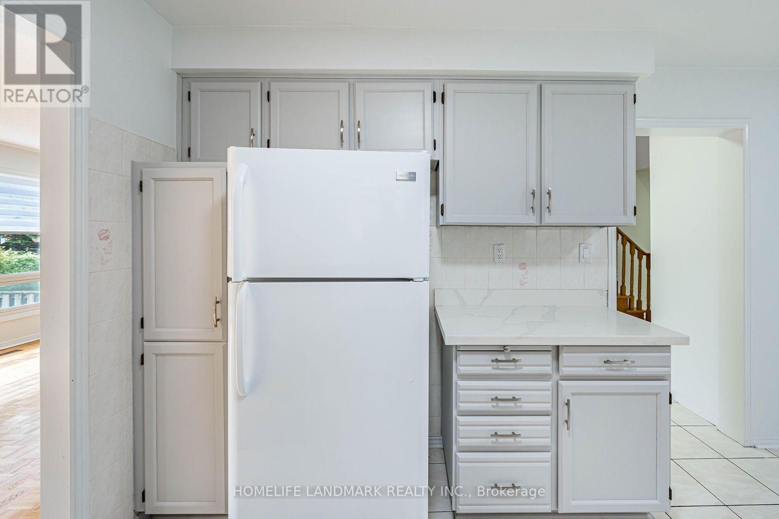 62 Danjohn Crescent, Toronto, Ontario  M1V 3N4 - Photo 18 - E13672854