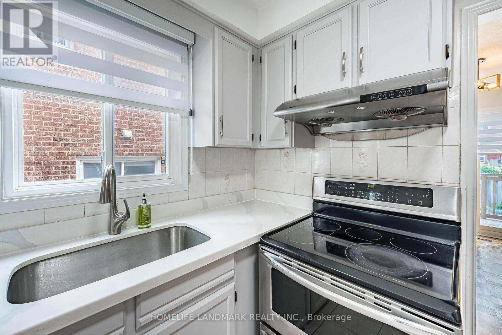 62 Danjohn Crescent, Toronto, Ontario  M1V 3N4 - Photo 17 - E13672854