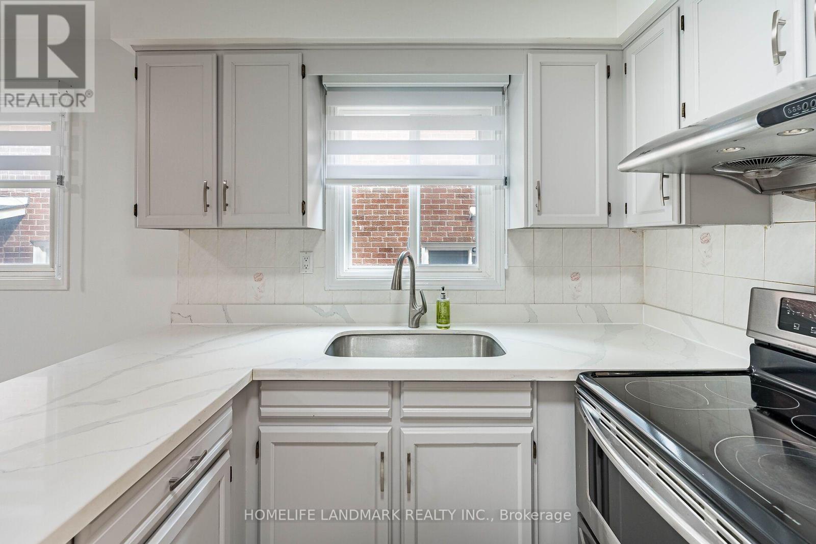 62 Danjohn Crescent, Toronto, Ontario  M1V 3N4 - Photo 13 - E13672854