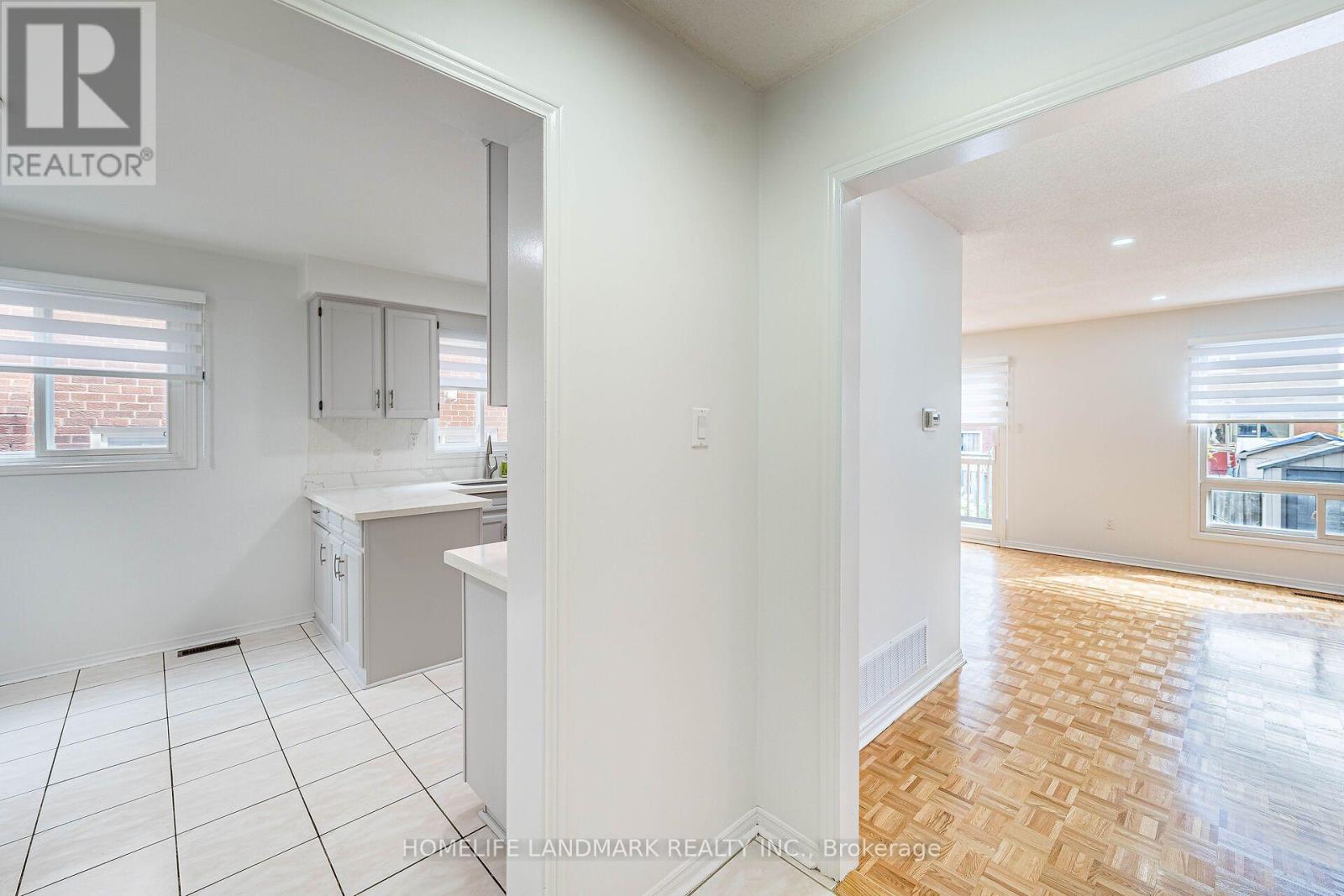 62 Danjohn Crescent, Toronto, Ontario  M1V 3N4 - Photo 6 - E13672854