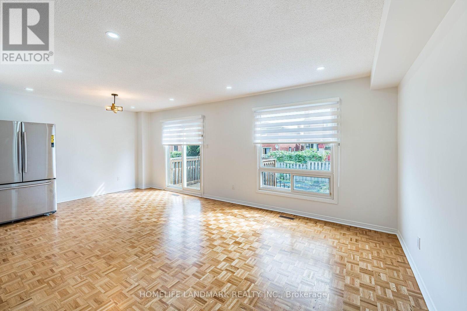 62 Danjohn Crescent, Toronto, Ontario  M1V 3N4 - Photo 8 - E13672854