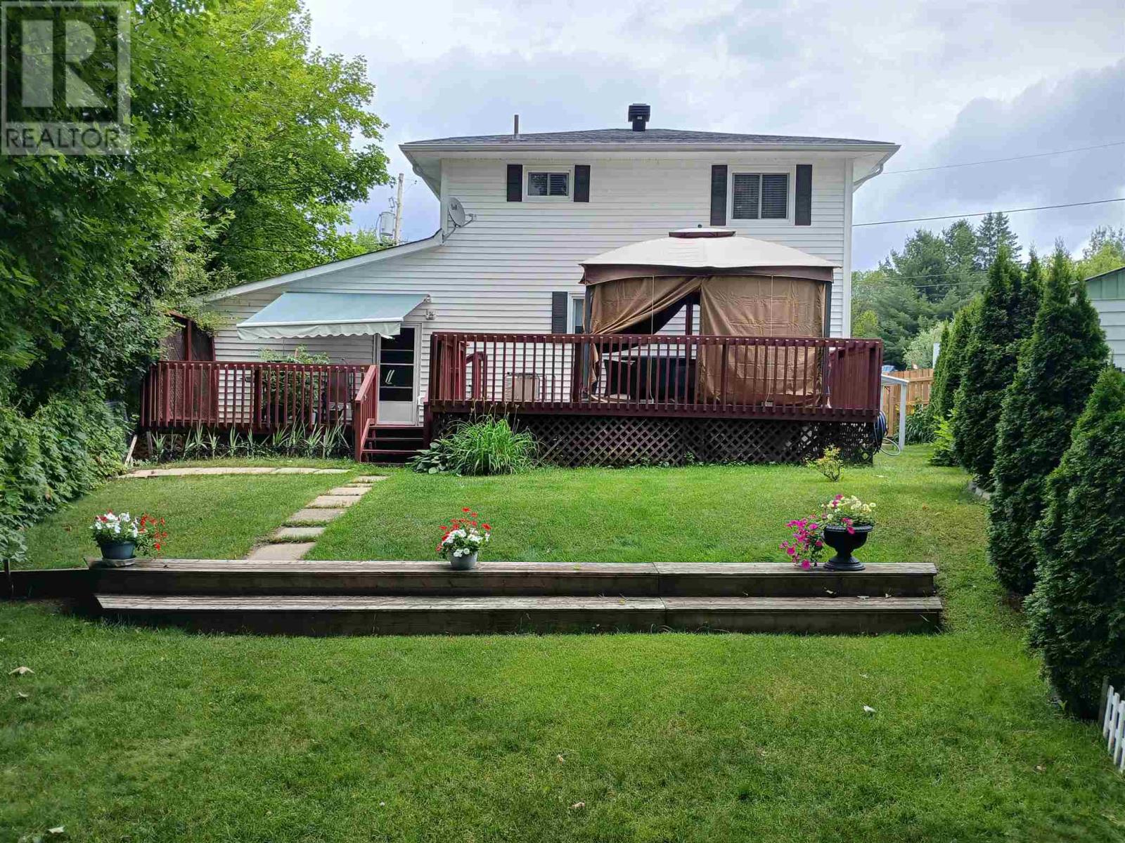 45 Poplar Rd, Elliot Lake, Ontario  P5A 2J4 - Photo 2 - SM261924