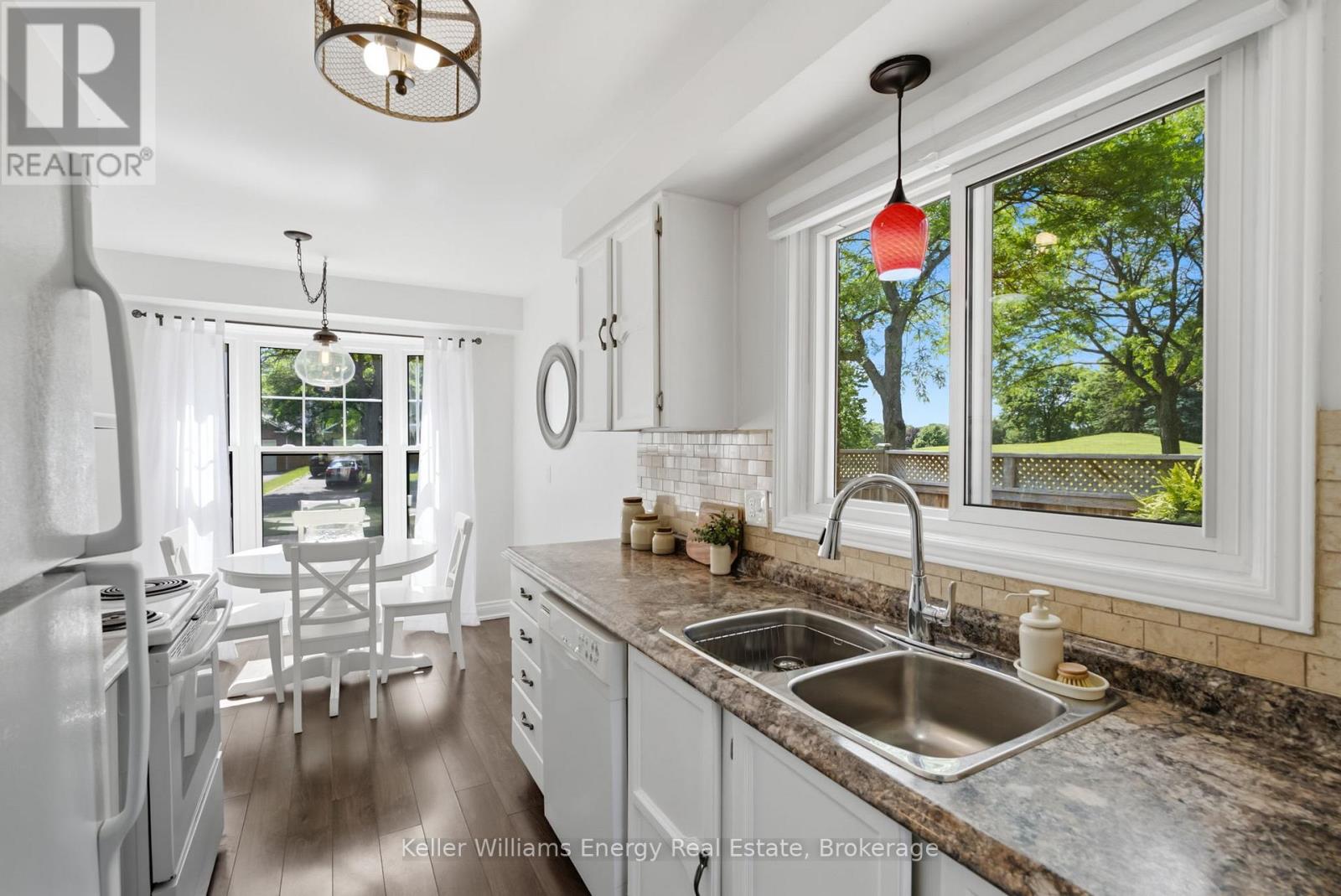 25 Habitant Crescent, Whitby, Ontario  L1P 1E1 - Photo 13 - E13676340