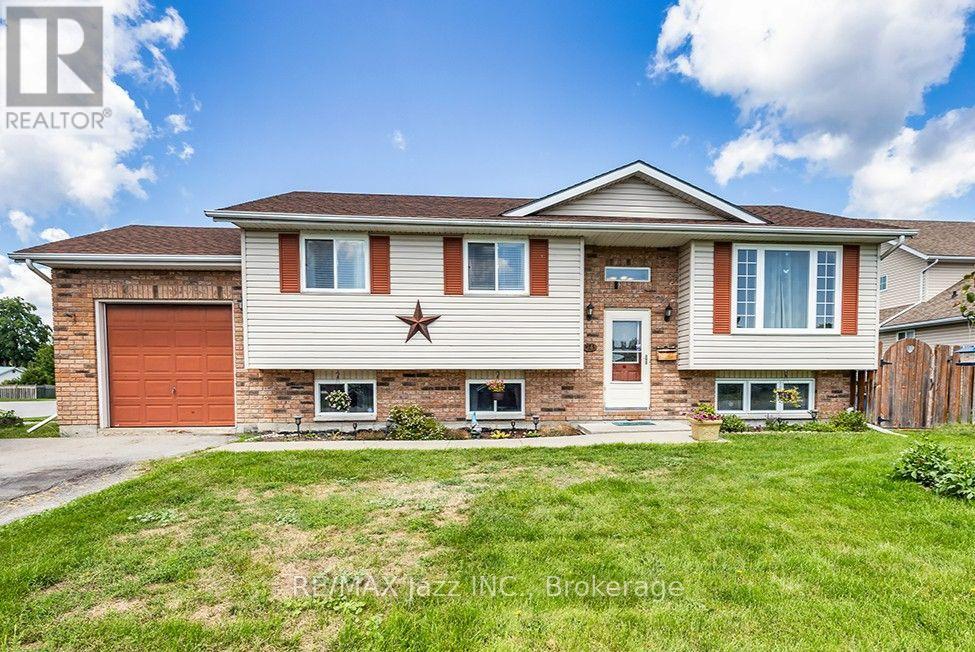 24 GLENN DRIVE, Quinte West, Ontario
