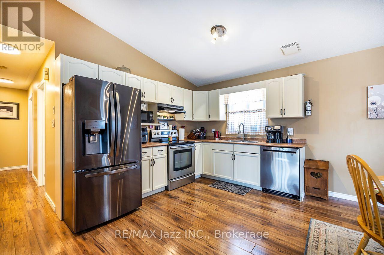 24 Glenn Drive, Quinte West, Ontario  K8V 6E3 - Photo 7 - X13676394