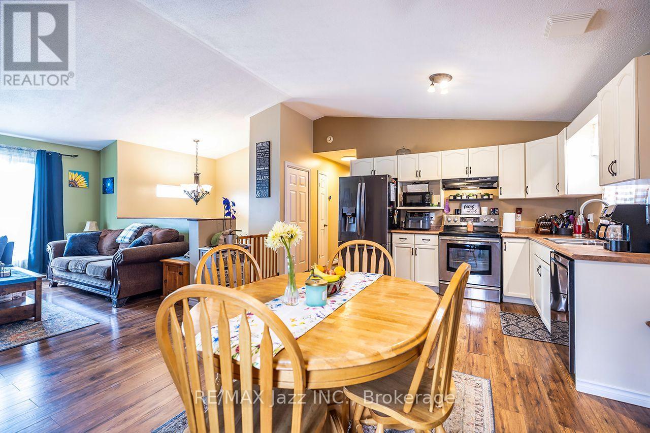 24 Glenn Drive, Quinte West, Ontario  K8V 6E3 - Photo 9 - X13676394