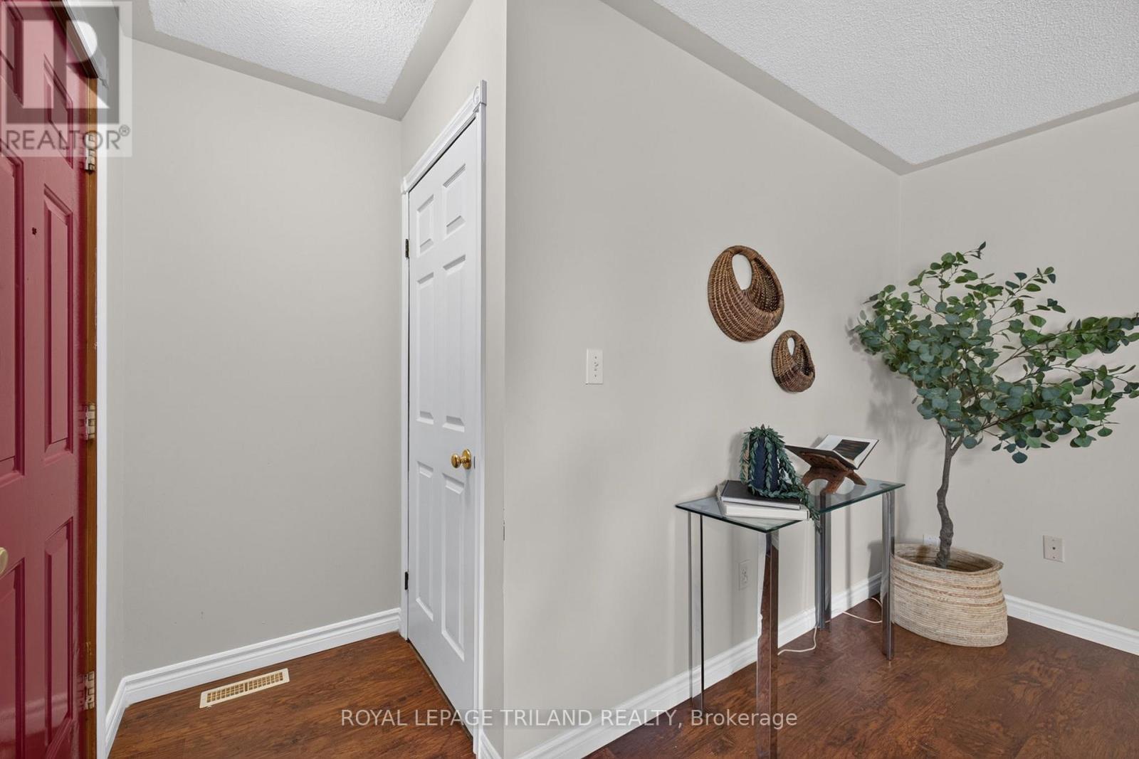 7 Fanjoy Drive, St. Thomas, Ontario  N5R 6B2 - Photo 5 - X13676450
