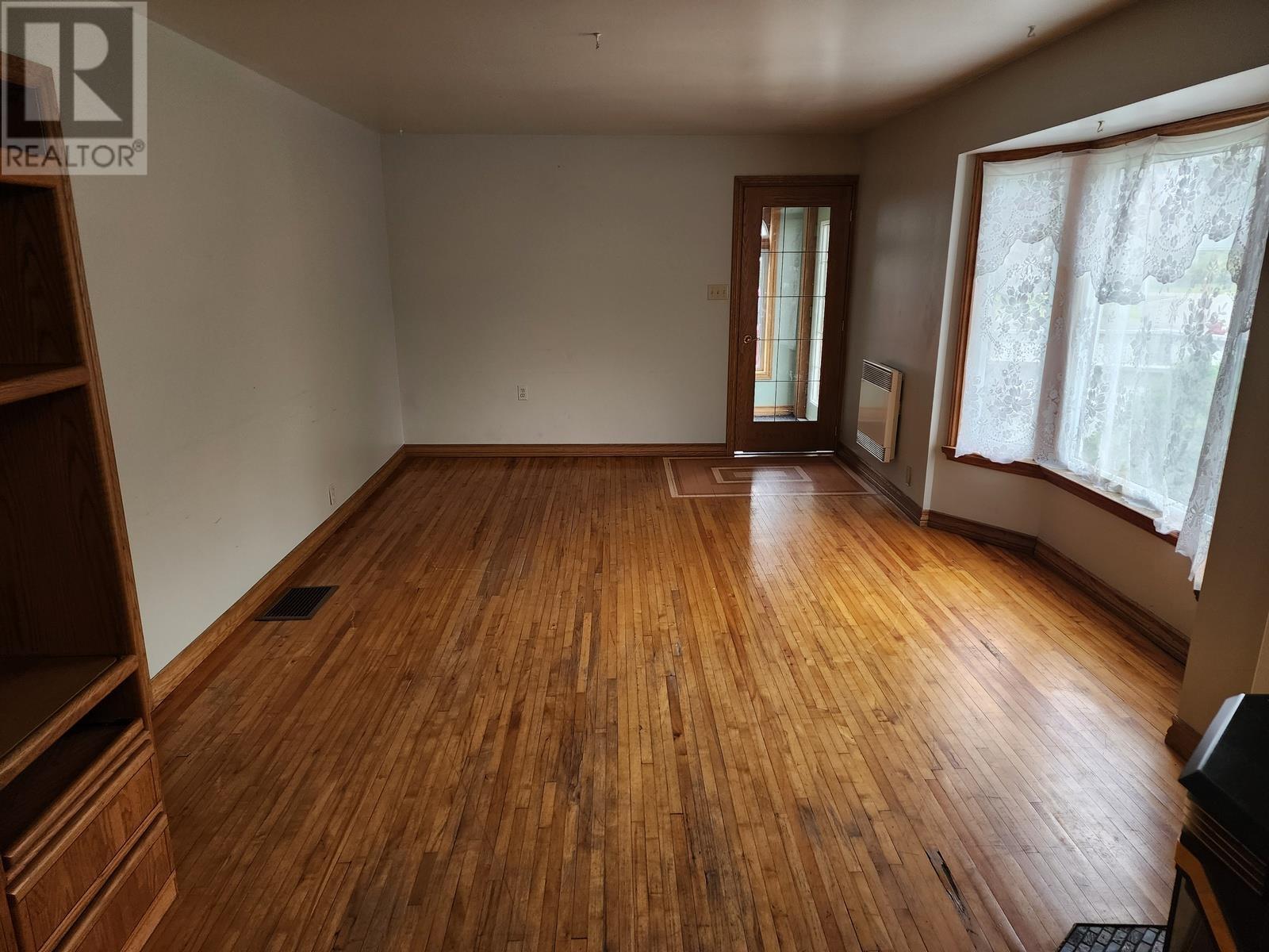 58 Laurier Ave, Terrace Bay, Ontario  P0T 2W0 - Photo 4 - TB2601710