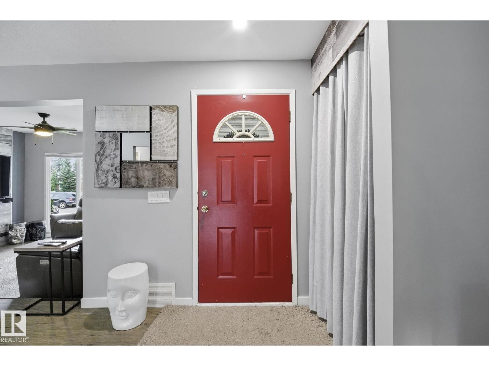 10528 45 St Nw Nw, Edmonton, Alberta  T6A 1X5 - Photo 3 - E4503835
