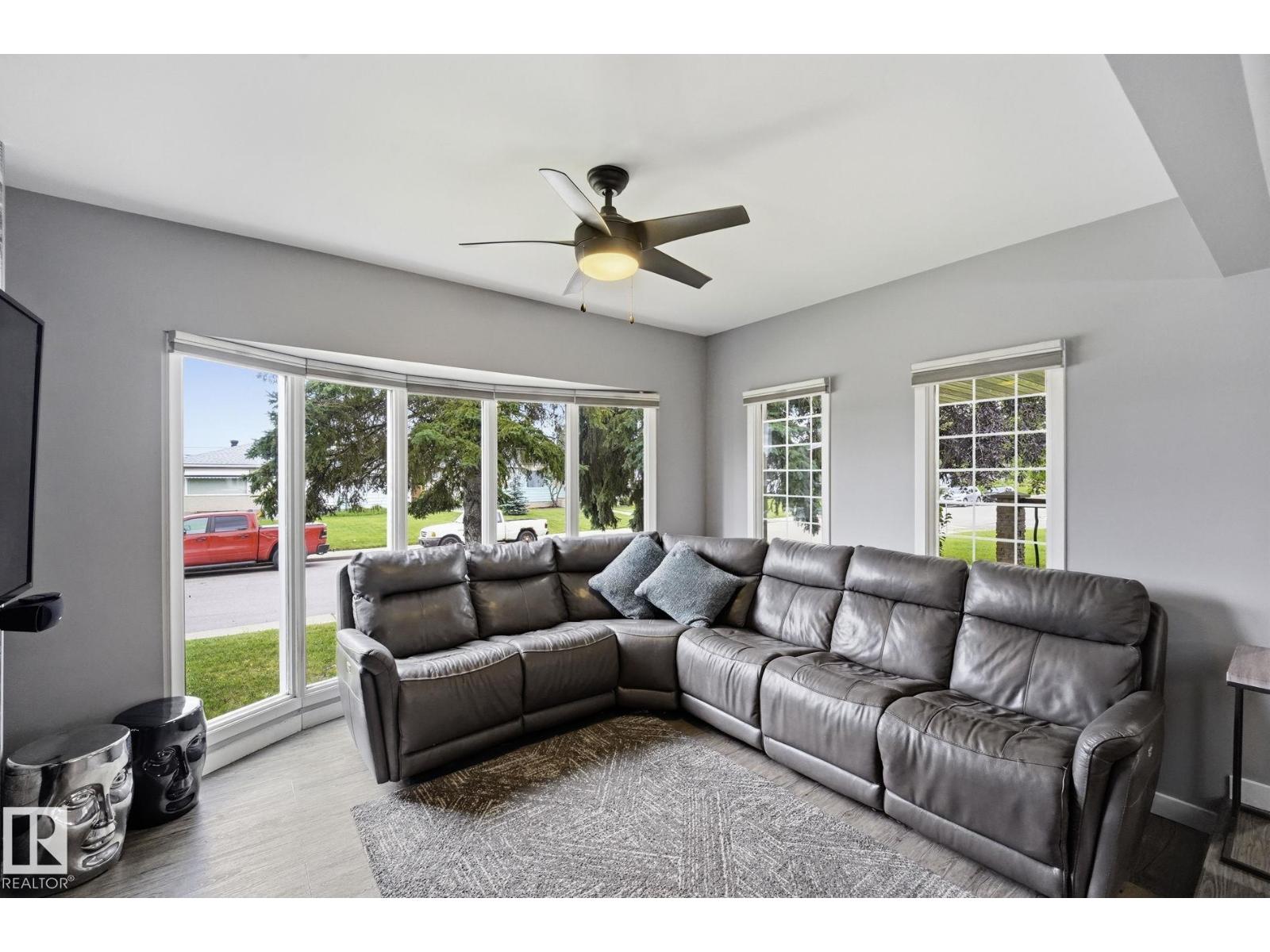 10528 45 St Nw Nw, Edmonton, Alberta  T6A 1X5 - Photo 9 - E4503835