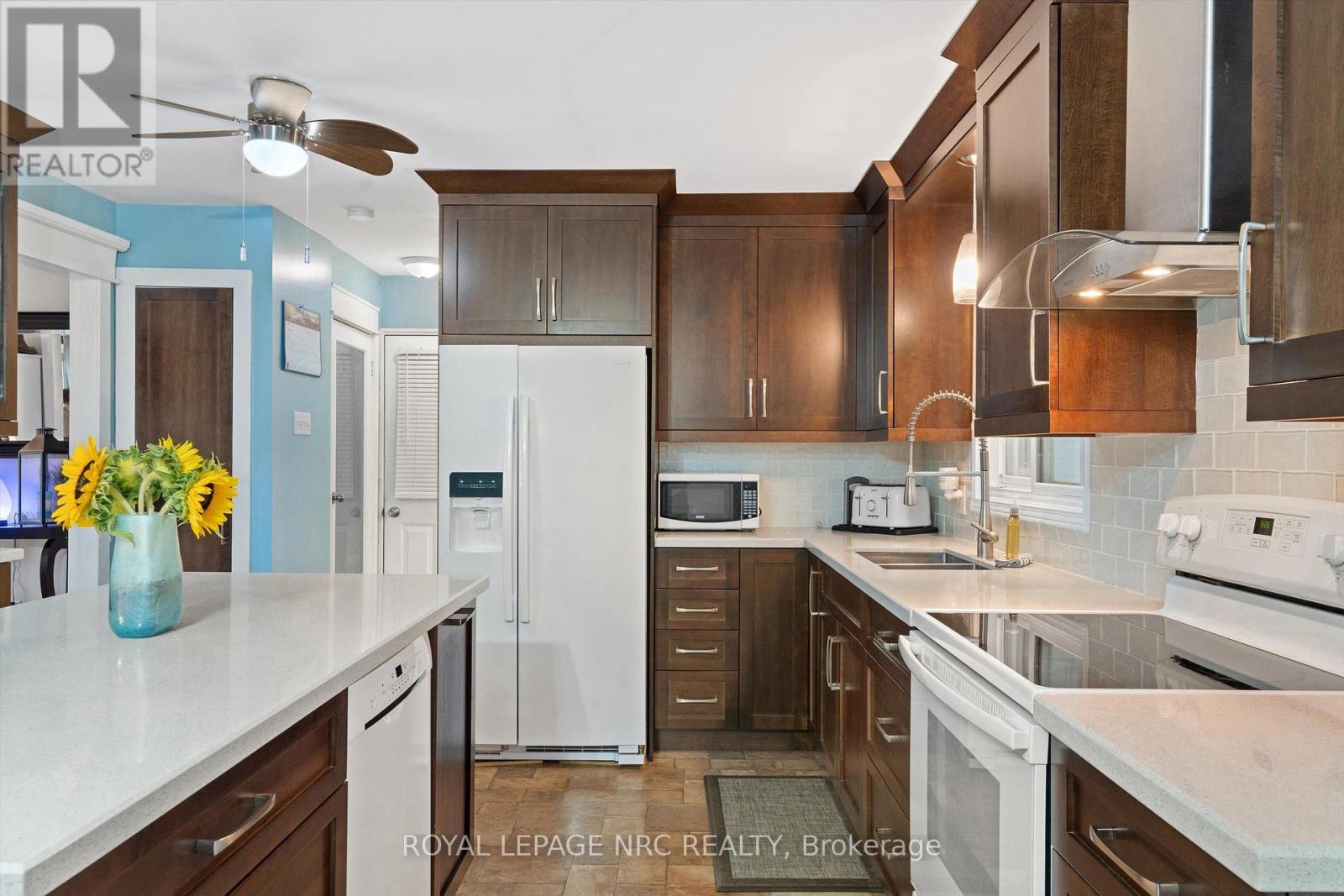 11 Connaught Avenue, Thorold (Port Robinson), Ontario  L0S 1K0 - Photo 11 - X13676366