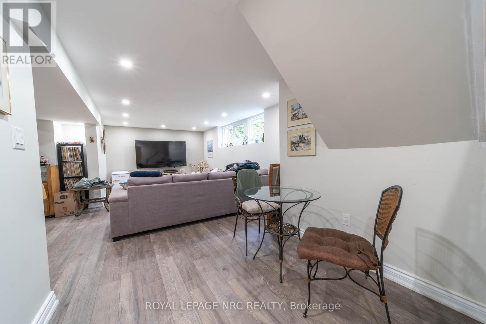 6954 Coach Drive, Niagara Falls, Ontario  L2G 2J1 - Photo 13 - X13676456