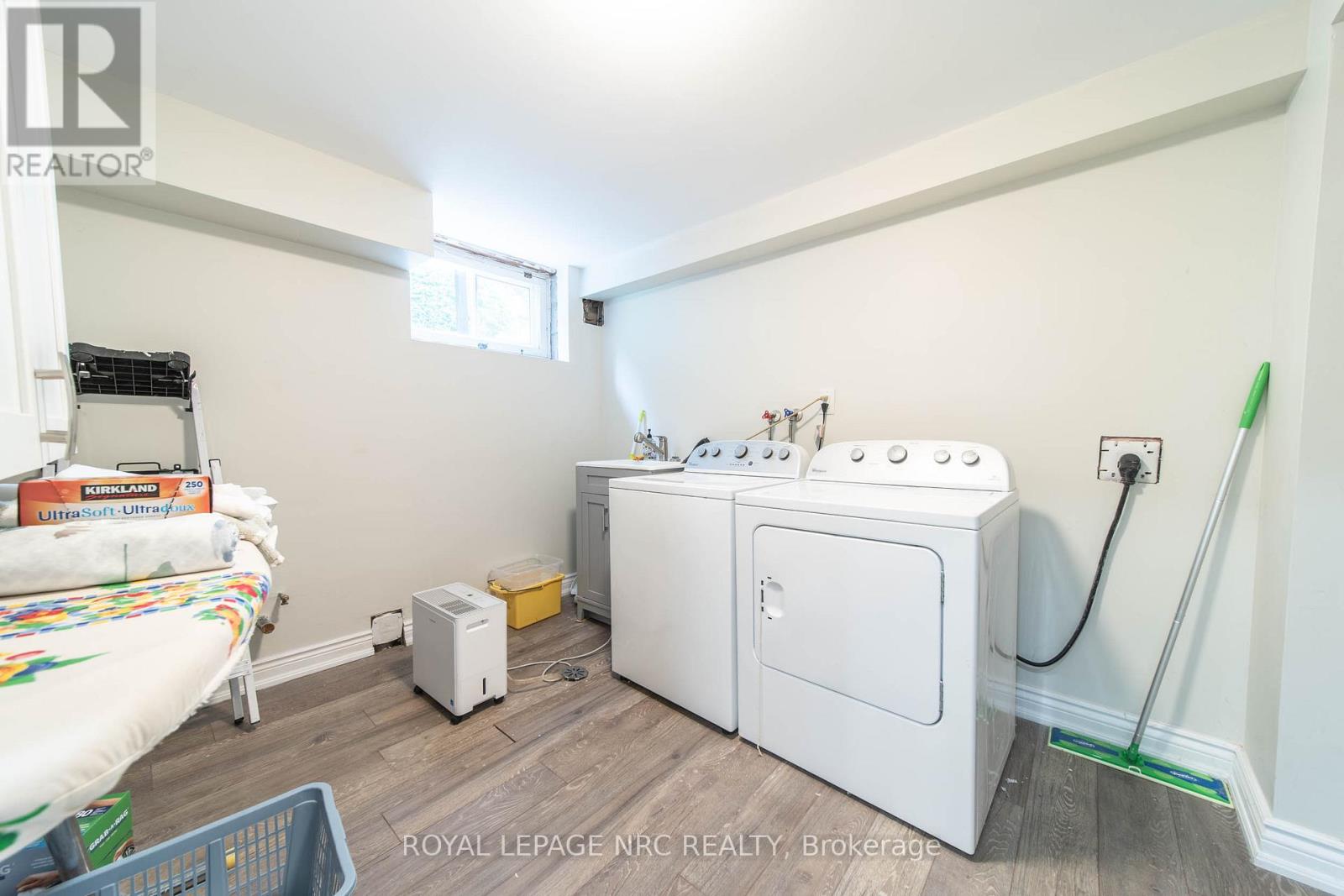 6954 Coach Drive, Niagara Falls, Ontario  L2G 2J1 - Photo 15 - X13676456