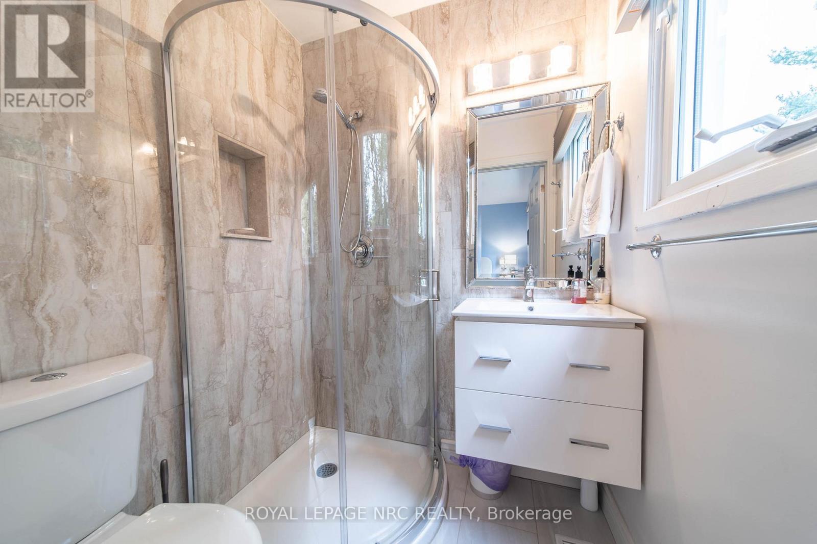 6954 Coach Drive, Niagara Falls, Ontario  L2G 2J1 - Photo 17 - X13676456