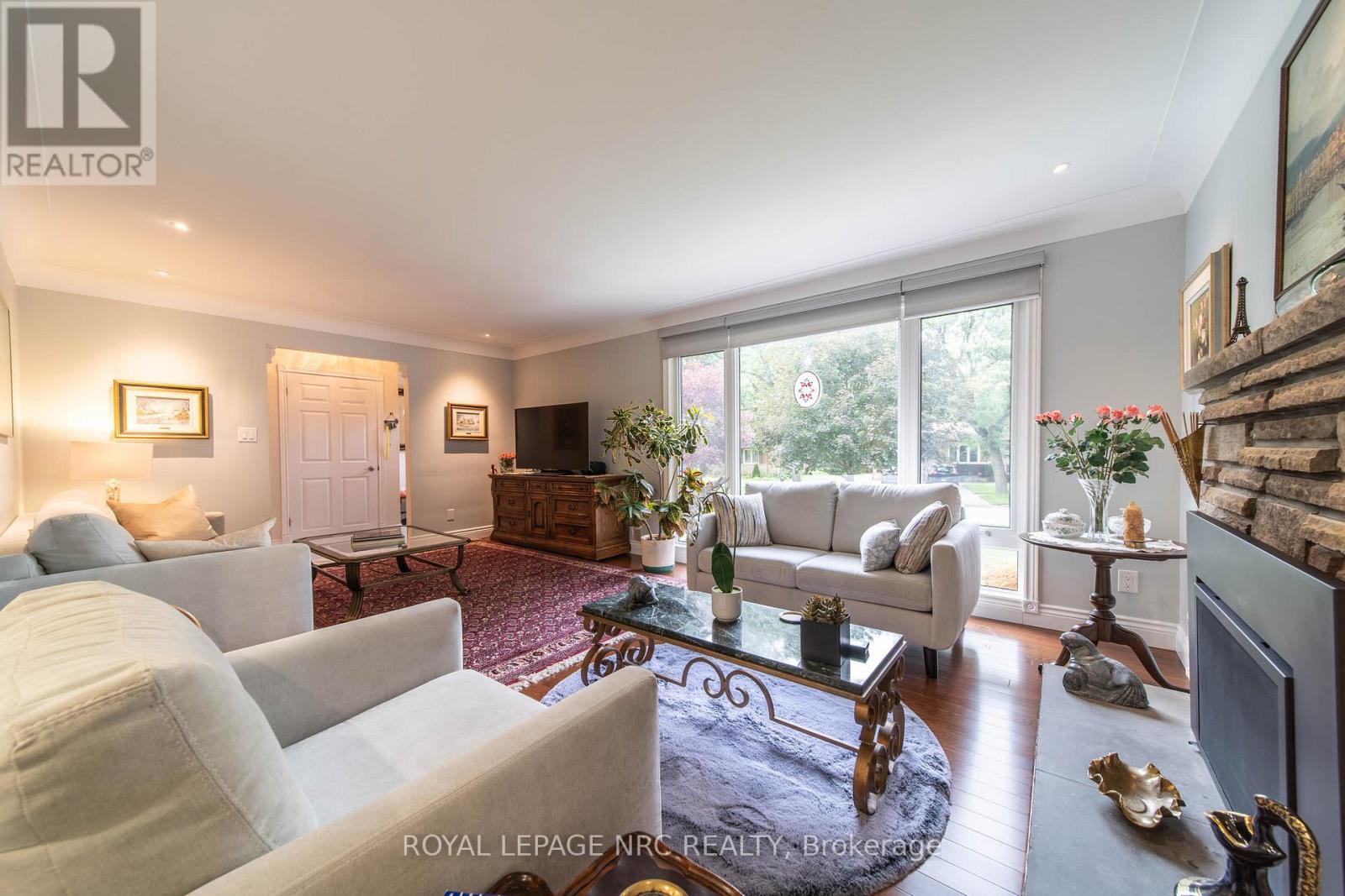 6954 Coach Drive, Niagara Falls, Ontario  L2G 2J1 - Photo 2 - X13676456