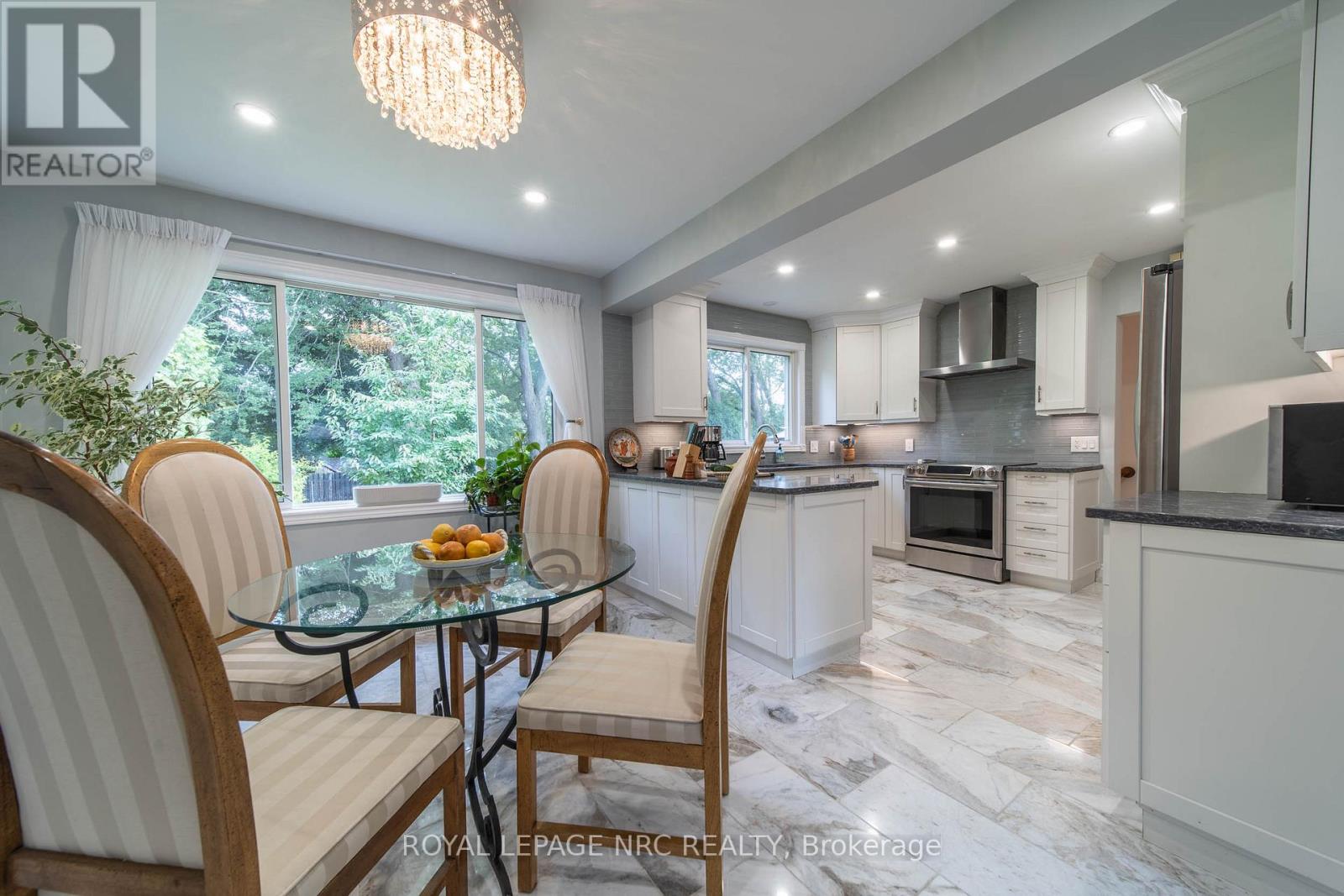6954 Coach Drive, Niagara Falls, Ontario  L2G 2J1 - Photo 7 - X13676456