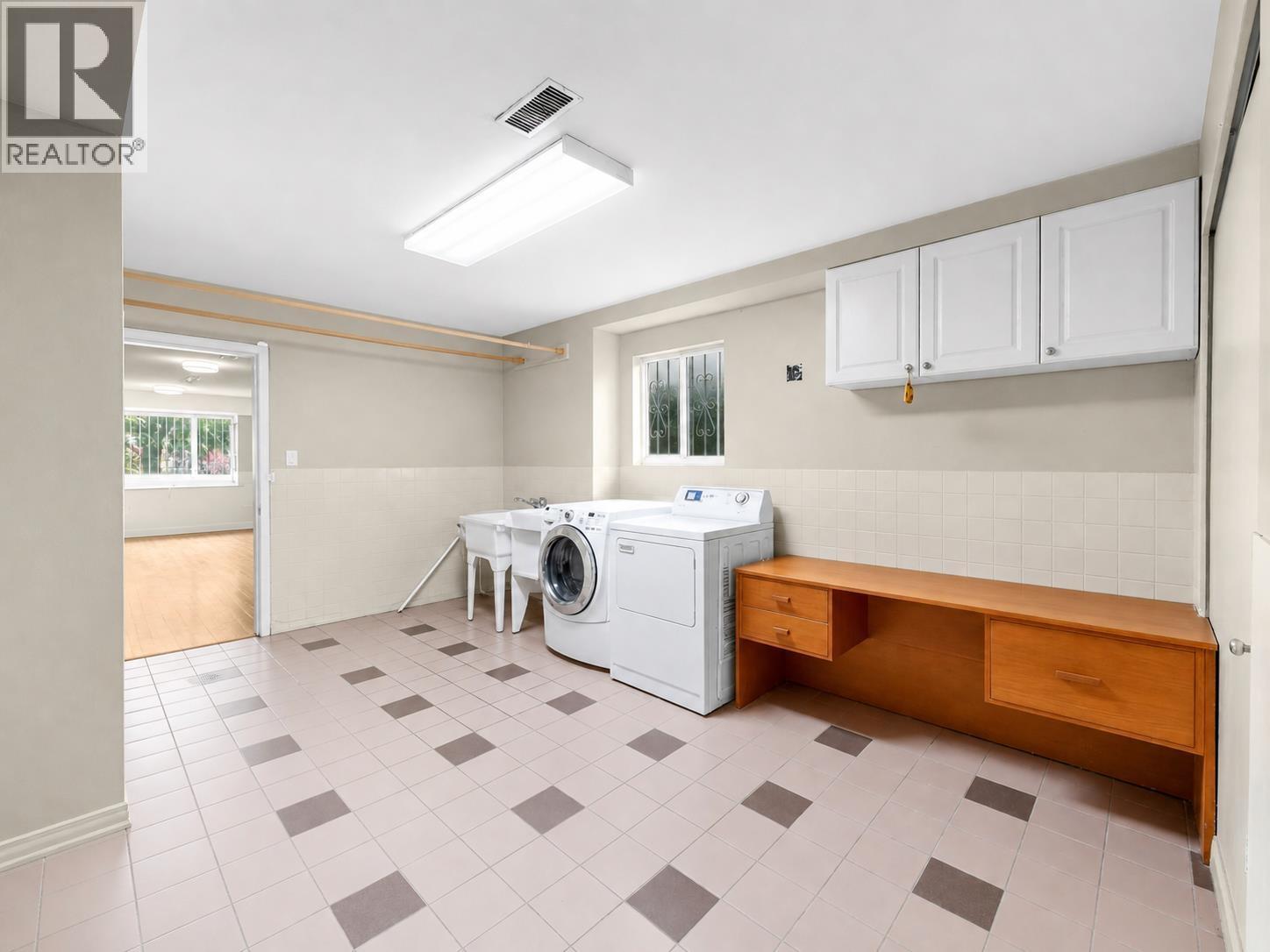 245 W 63rd Avenue, Vancouver, British Columbia  V5X 2H9 - Photo 10 - R3155796