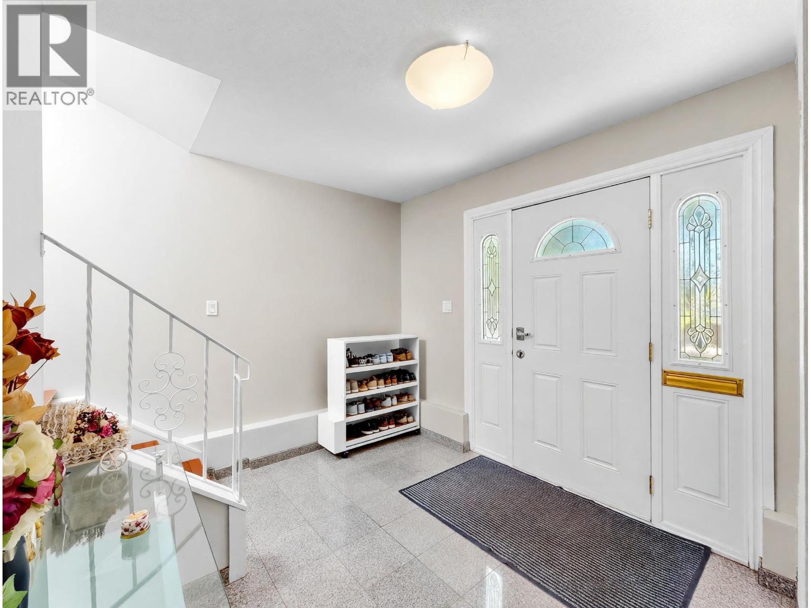 245 W 63rd Avenue, Vancouver, British Columbia  V5X 2H9 - Photo 2 - R3155796