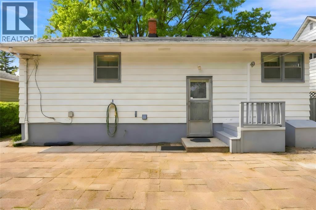 1196 Carr Street, Sarnia, Ontario  N7S 3A4 - Photo 8 - 26019865