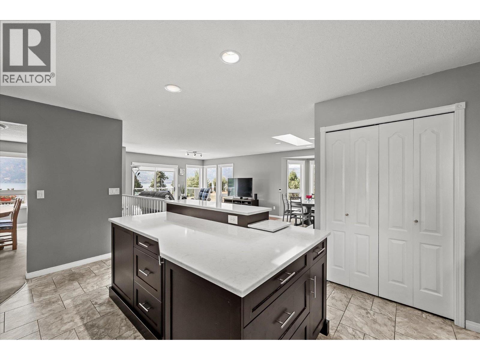 12462 Carrs Landing Road, Lake Country, British Columbia  V4V 1A1 - Photo 6 - 10396779